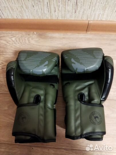Перчатки боксерские Venum хаки/черные 14oz