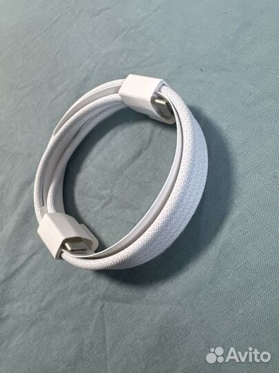 Зарядка на iPhone шнур