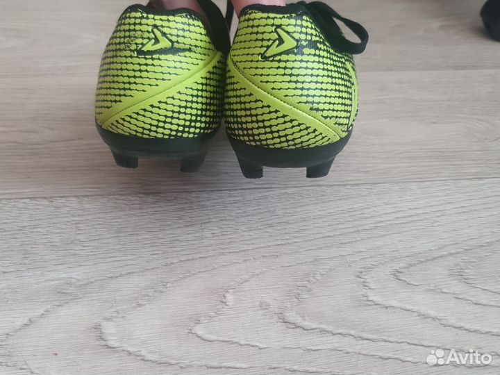 Футбольные бутсы демикс 37