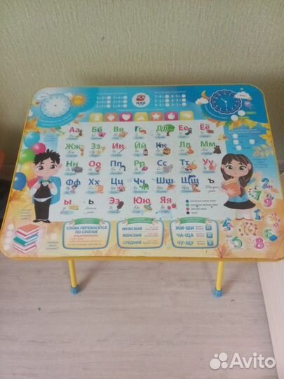 Детский стол со стулом