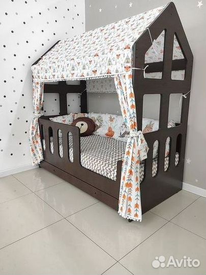 Детская кровать домик