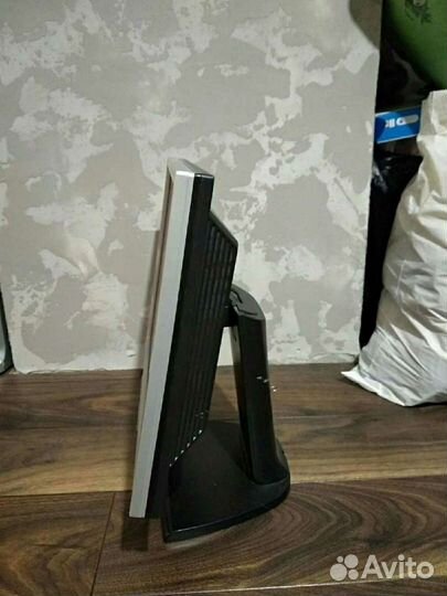 ЖК монитор Samsung SyncMaster 152N