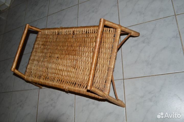 Кофейный столик из натуральной лозы