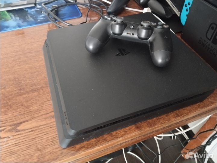 Продам PlayStation 4 Slim 500Gb
