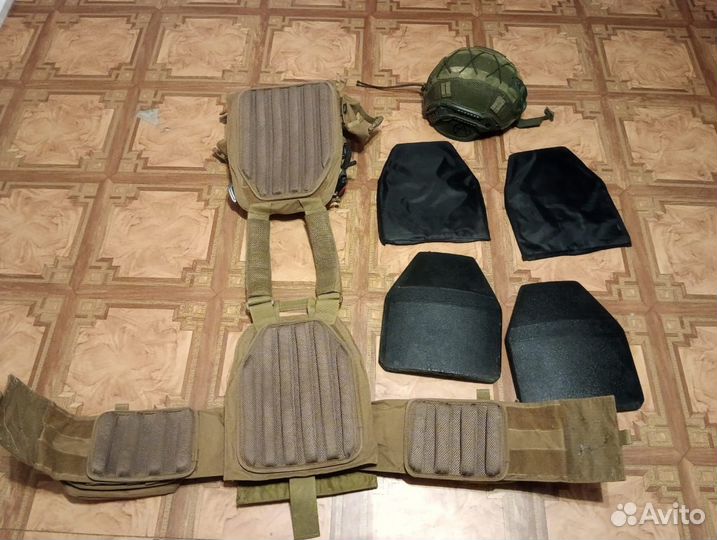 Бронежилет и шлем