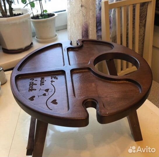 Столик под вино