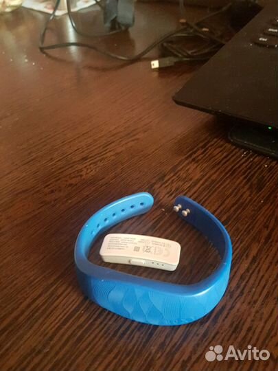 Фитнес браслет Sony swr-10