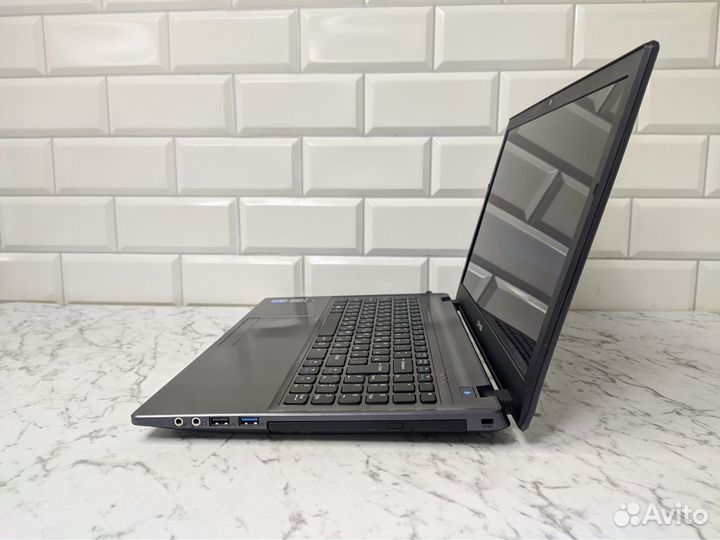 Ноутбук DNS Core i3 4gn/озу 8 Гб/SSD