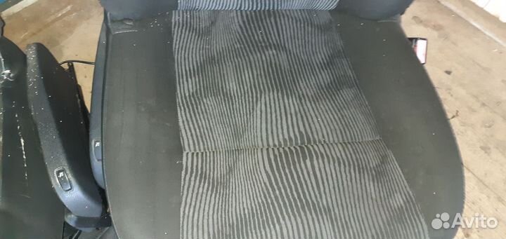 Сиденья передние Рено Логан1