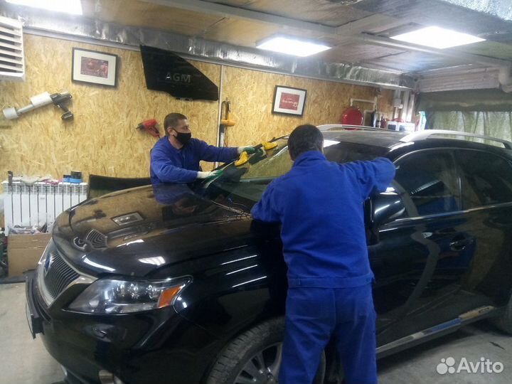 Лобовое стекло оригинал