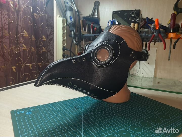 Маска чумного доктора