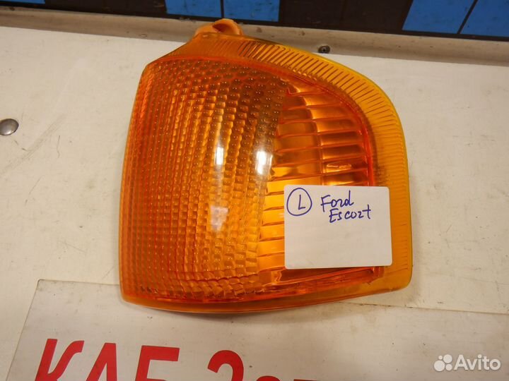 Фонарь указателя поворота левый Ford Escort DA