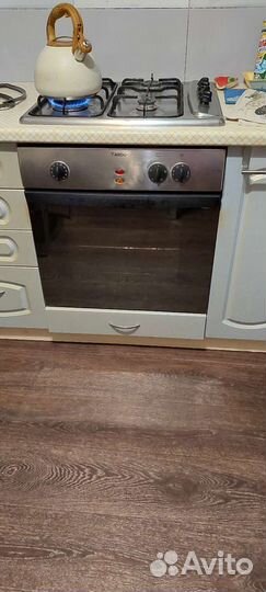 Духовой шкаф Аrdo с электроподжигом, грилем