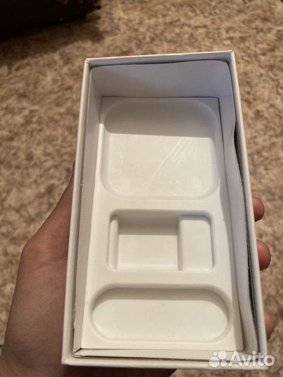 Коробка от iPhone se 2016