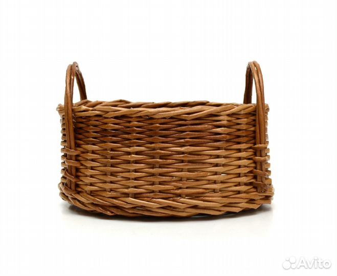 Корзинка плетеная из бумажной лозы. Конфетница