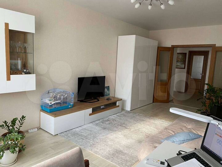 3-к. квартира, 93 м², 8/16 эт.