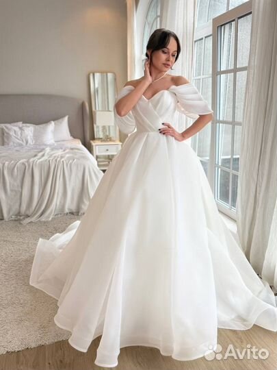 Платье свадебное новое, пышное из органзы