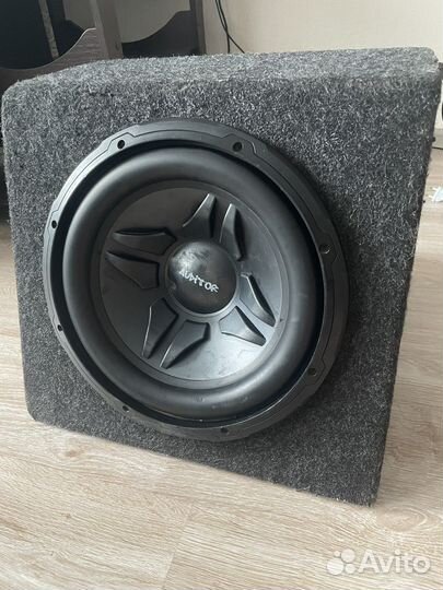 Сабвуфер и усилитель в автомобиль