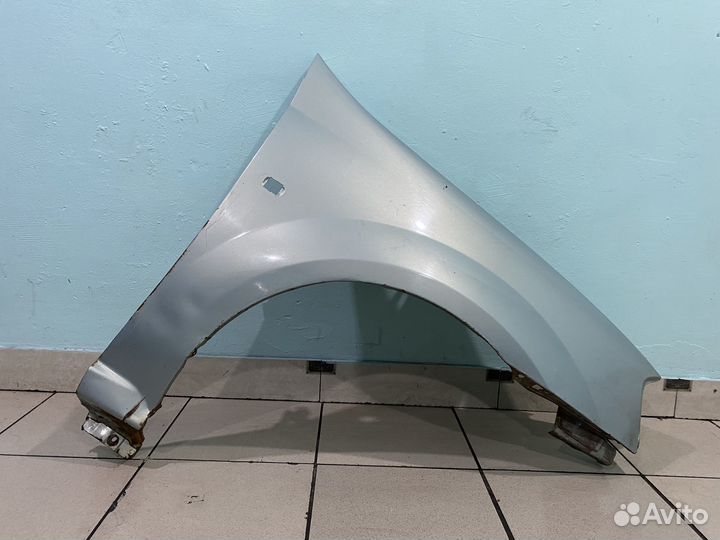 Крыло переднее правое Renault Logan