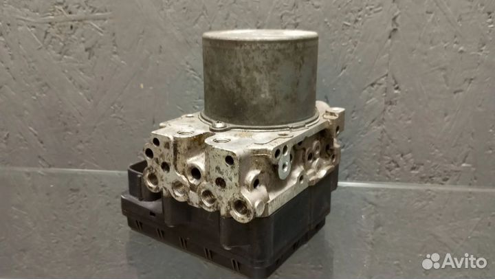 Блок абс, 1338009740 Lexus IS 220D-250-350 2006-2013 года