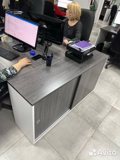 Стол офисный для сотрудников