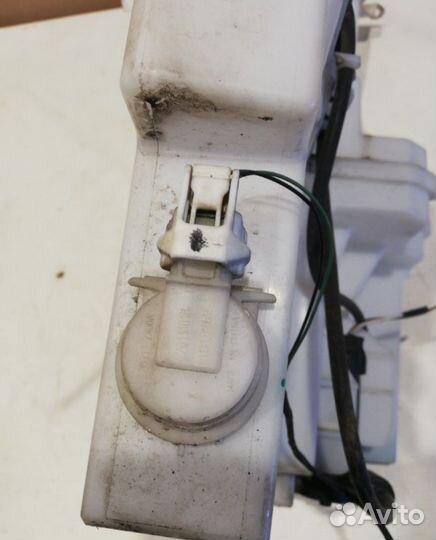 Бачок омывателя Nissan Teana l33