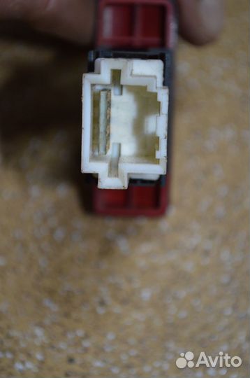 Кнопка аварийной сигнализации Митсубиси Лансер 9