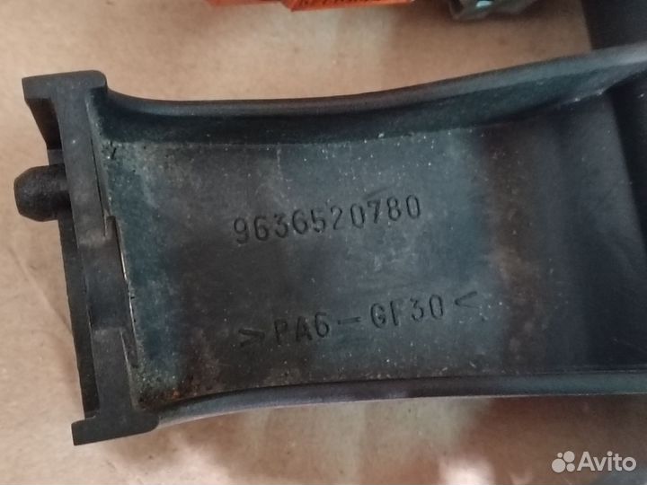 Форсунка топливная Peugeot Citroen 1.6 TU5 NFU