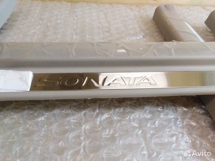 Накладки на пороги Hyundai Sonata 2004 - 2010