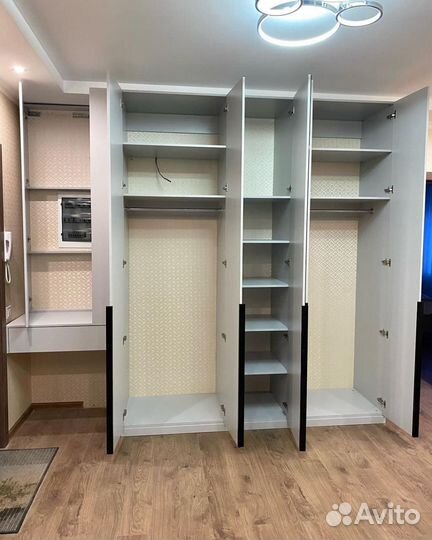 Шкаф в прихожую