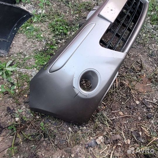 Бампер передний Nissan Note e11