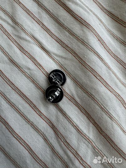 Серьги пусеты guess