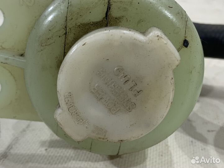 Бачок жидкости гур Mitsubishi Pajero Sport 3