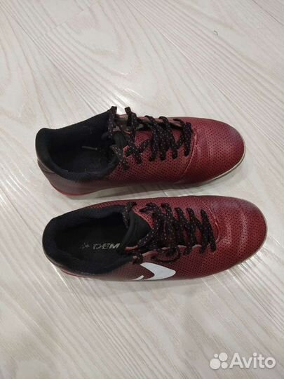 Детские футбольные бутсы