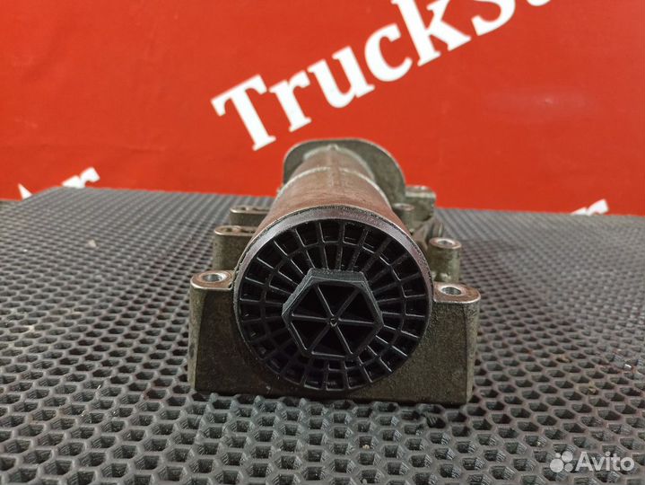 Корпус масляного фильтра кпп Volvo FH