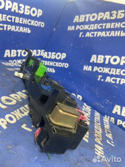 Блок предохранителей. Isuzu Elf грузовой 4BE1 1996