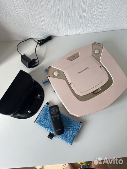 Робот пылесос philips (моющий)