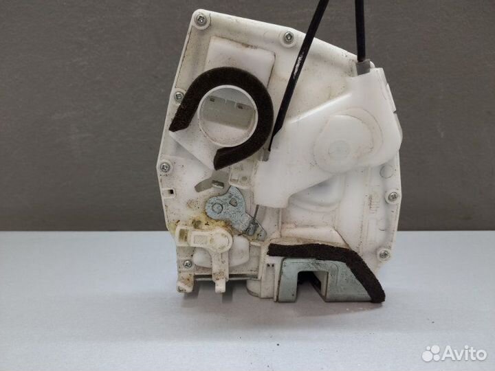 Замок двери задний правый Suzuki Sx4 2012