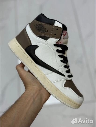 Nike Air Jordan x Travis Scott