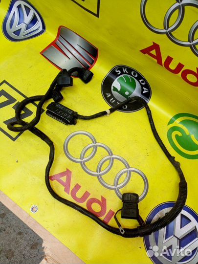 Подсветка номерного знака задняя Volkswagen Golf 5