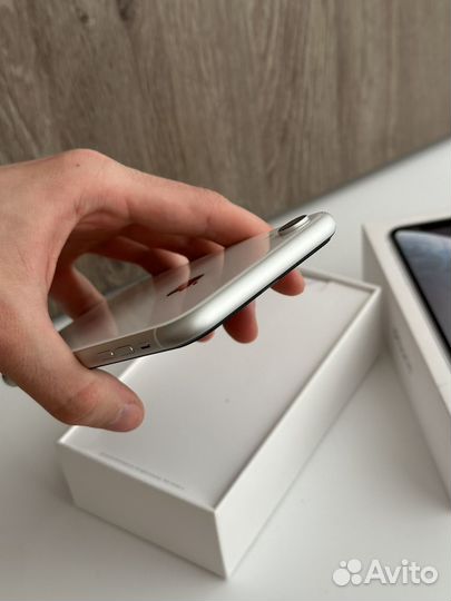 iPhone Xr, 128 ГБ