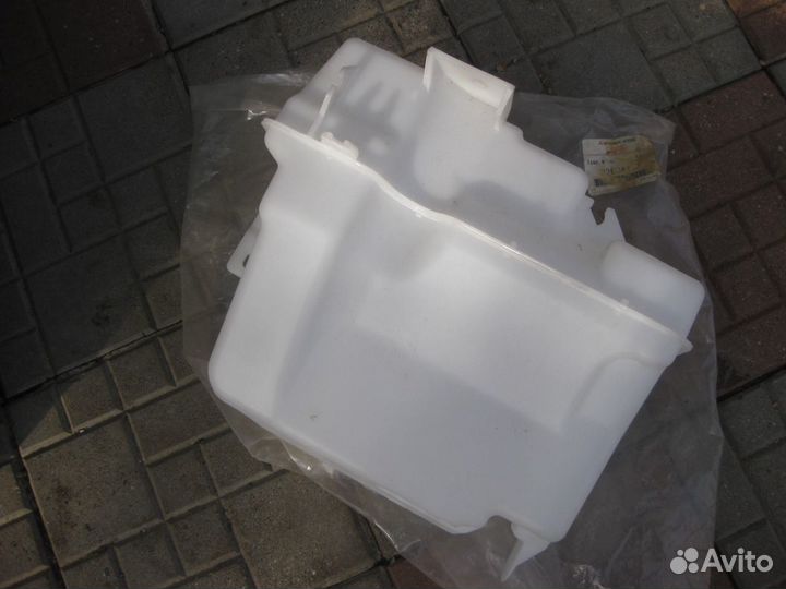 Бачок омывателя для Мицубиси Аутлендер XL