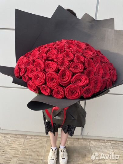 101 роза букет Black Edition