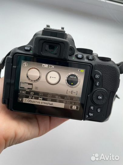 Продам фотоаппарат nikon D5600 Kit AF-P DX