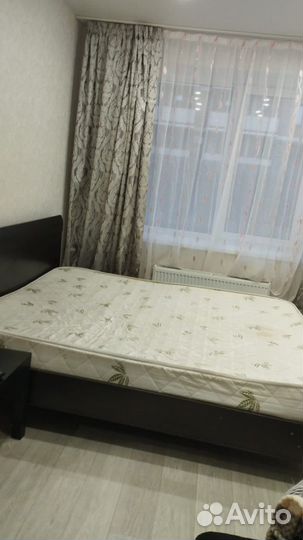 Кровать с матрасом