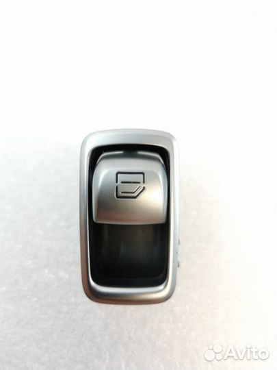 Кнопка стеклоподъемника задняя левая Mercedes-Benz