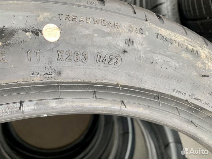 Pirelli P Zero PZ4 L.S. 275/35 R22 и 315/30 R22 104W