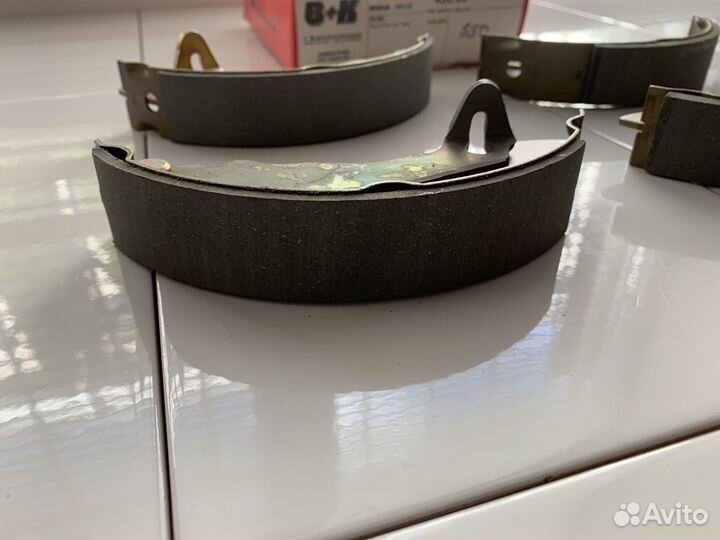 Задние барабанные колодки Ford Escort 80-90