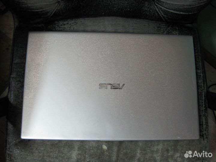 Asus Vivobook D712DK-BX040T