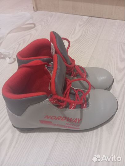 Лыжные ботинки